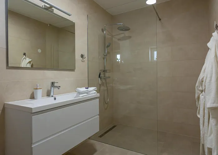 Vinodol Hilltop 21 *